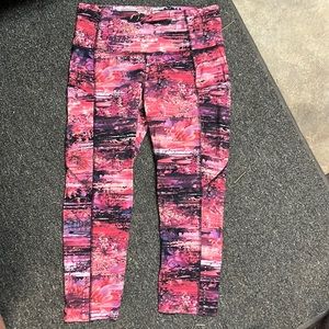 Lululemon Euc fast and free crop 19” size 6